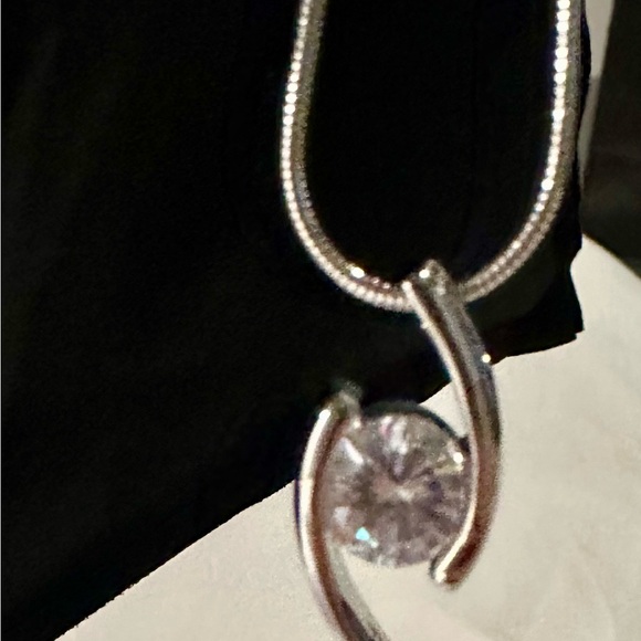 Lia Sophia CZ Diamond Adjustable Necklace. - Picture 3 of 3